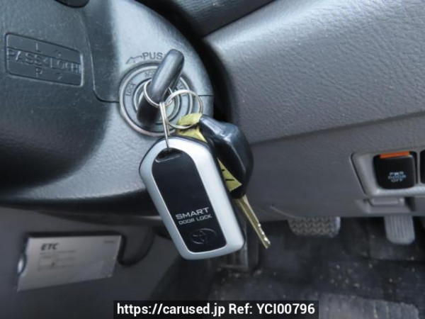 Used 2004 AT toyota isis ZNM10W Image[27]