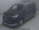 Toyota Noah ZWR80G