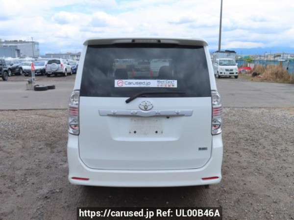Used 2010 AT toyota voxy ZRR70W Image[5]