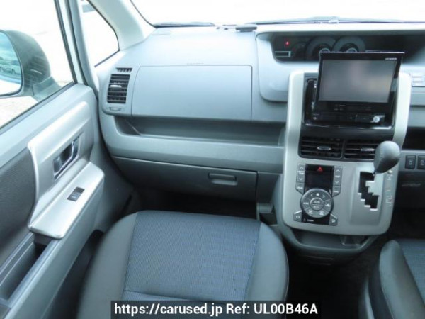 Used 2010 AT toyota voxy ZRR70W Image[22]