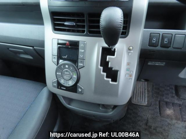 Used 2010 AT toyota voxy ZRR70W Image[25]