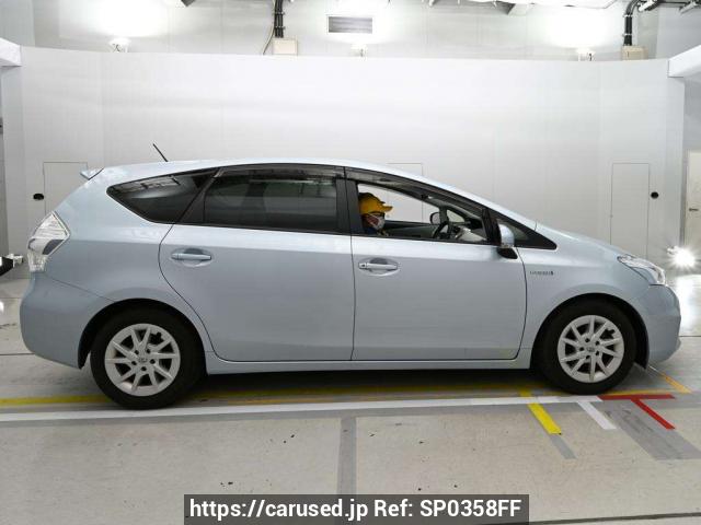 シルバーカー Toyota Prius Alfa ZVW41 Buy Used 2013 Toyota Prius alpha ZVW41W (SP0358FF) - Carused.jp