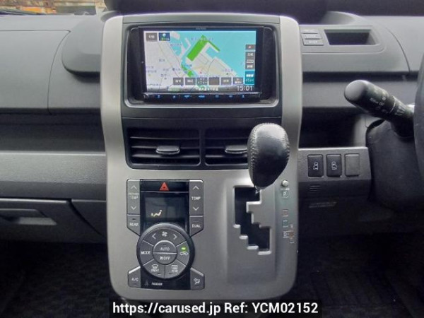 Used 2009 AT toyota voxy ZRR70W Image[23]