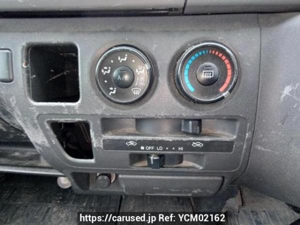 Used 2005 MT toyota hiace-van KDH205V Image[22]