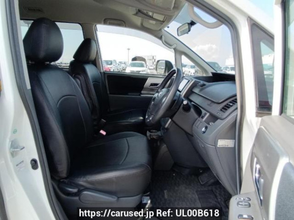 Used 2008 AT toyota voxy ZRR70W Image[13]