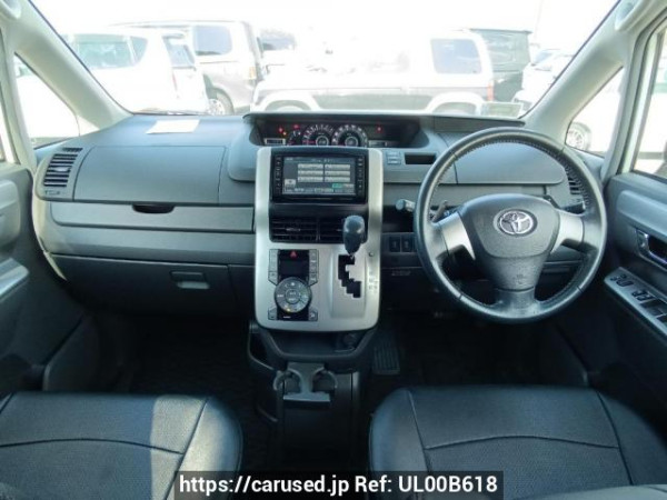 Used 2008 AT toyota voxy ZRR70W Image[17]