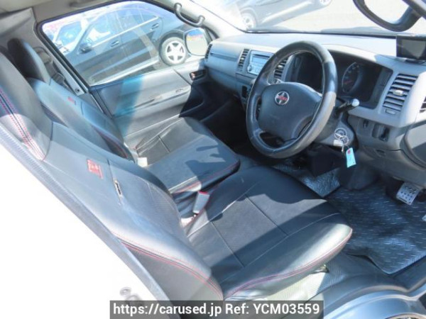 Used 2004 AT toyota regiusace-van KDH200V Image[13]