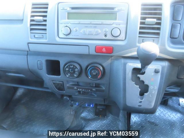 Used 2004 AT toyota regiusace-van KDH200V Image[25]