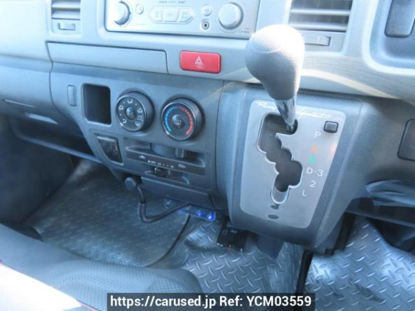 Used 2004 AT toyota regiusace-van KDH200V Image[27]