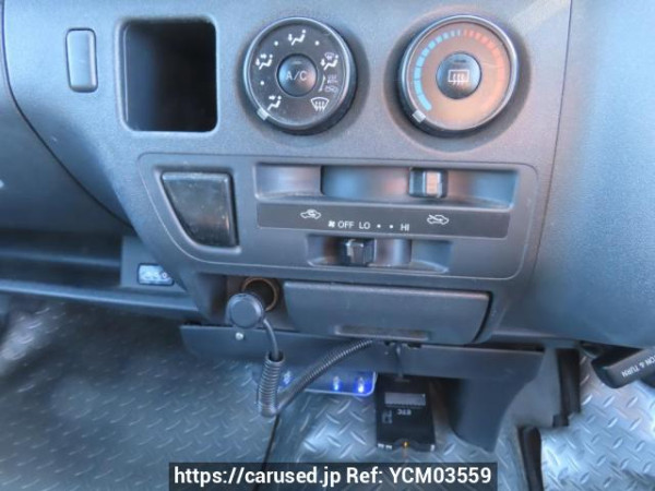 Used 2004 AT toyota regiusace-van KDH200V Image[28]