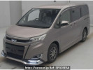 Toyota Noah ZWR80G