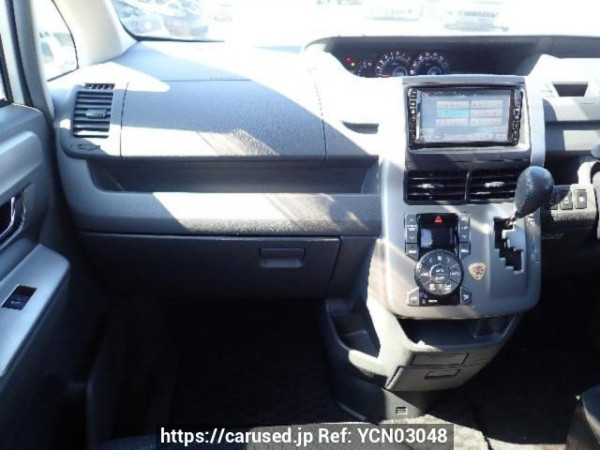 Used 2008 AT toyota voxy ZRR70W Image[17]