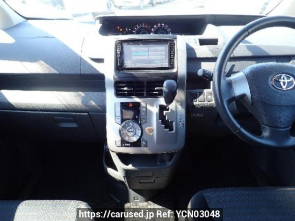 Used 2008 AT toyota voxy ZRR70W Image[21]