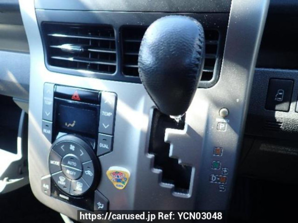Used 2008 AT toyota voxy ZRR70W Image[24]