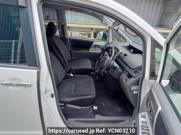 Used 2009 AT toyota voxy ZRR70W Image[13]