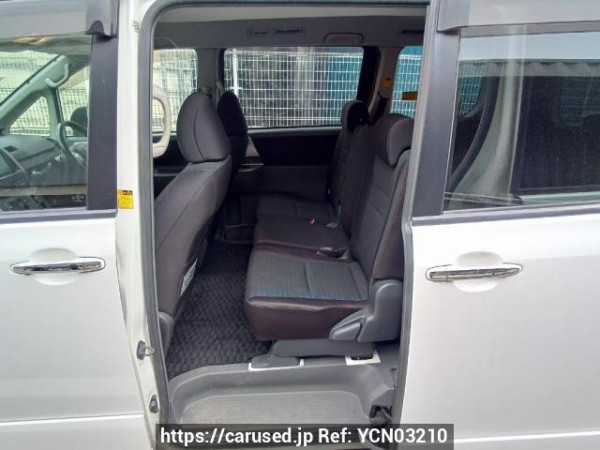 Used 2009 AT toyota voxy ZRR70W Image[16]