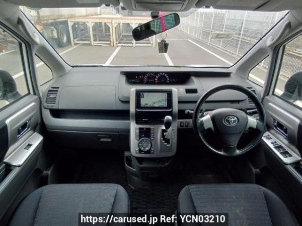 Used 2009 AT toyota voxy ZRR70W Image[18]