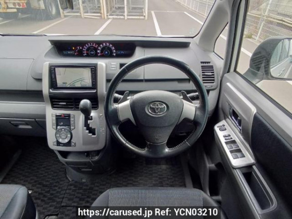 Used 2009 AT toyota voxy ZRR70W Image[20]