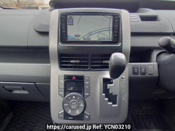 Used 2009 AT toyota voxy ZRR70W Image[22]