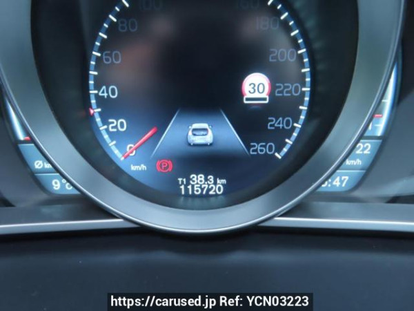 Used 2015 AT volvo v40 MB4164T Image[31]