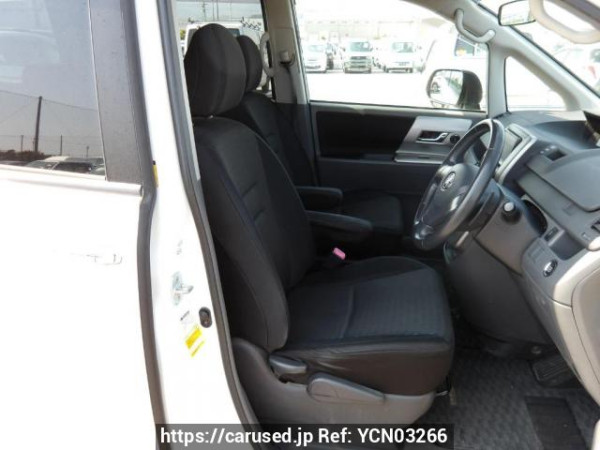 Used 2009 AT toyota voxy ZRR70W Image[13]