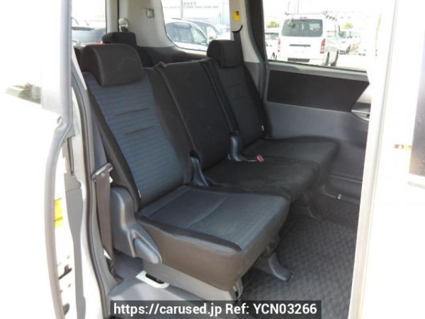 Used 2009 AT toyota voxy ZRR70W Image[15]