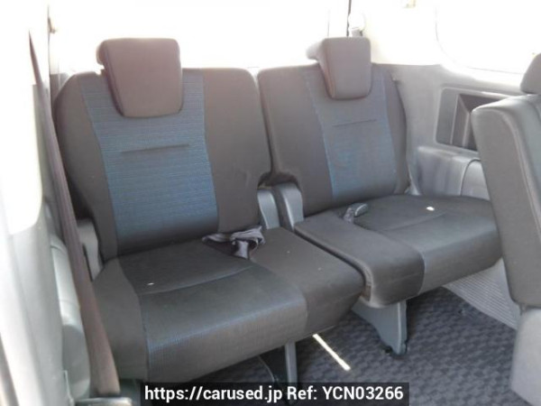Used 2009 AT toyota voxy ZRR70W Image[17]