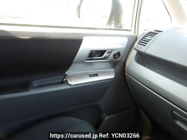 Used 2009 AT toyota voxy ZRR70W Image[18]