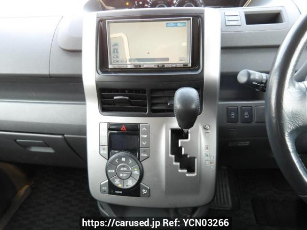 Used 2009 AT toyota voxy ZRR70W Image[25]