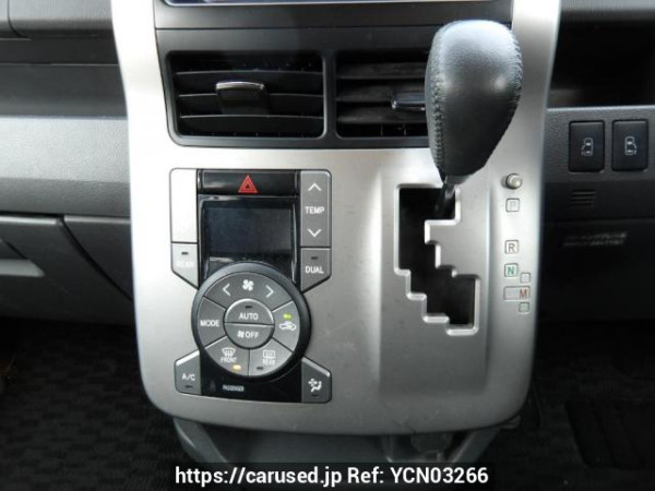 Used 2009 AT toyota voxy ZRR70W Image[27]