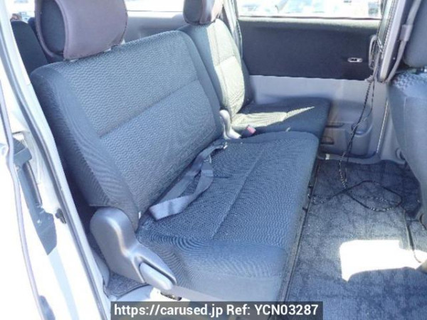 Used 2005 AT toyota voxy AZR60G Image[11]