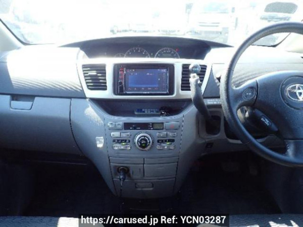 Used 2005 AT toyota voxy AZR60G Image[20]