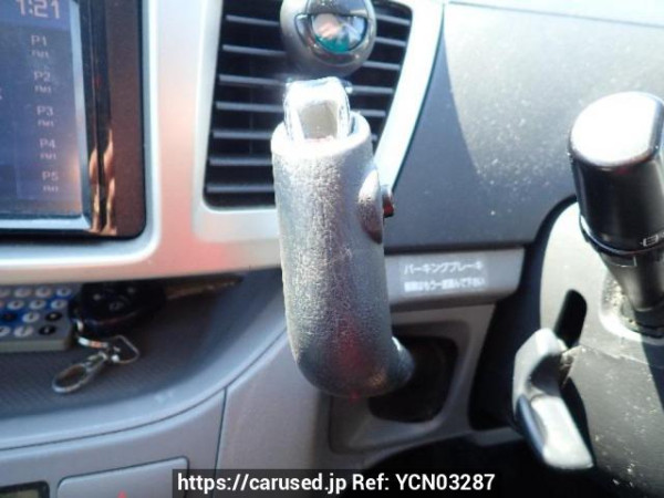 Used 2005 AT toyota voxy AZR60G Image[24]