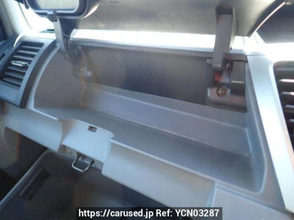 Used 2005 AT toyota voxy AZR60G Image[29]