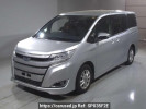 Toyota Noah ZWR80G