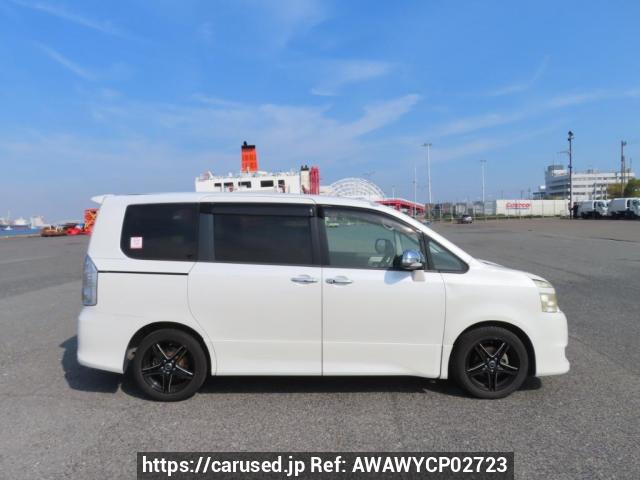 Buy Used 2010 Toyota Voxy ZRR70W (AWAWYCP02723) - Carused.jp