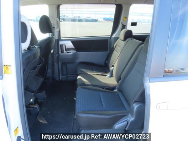 Used 2010 AT toyota voxy ZRR70W Image[19]