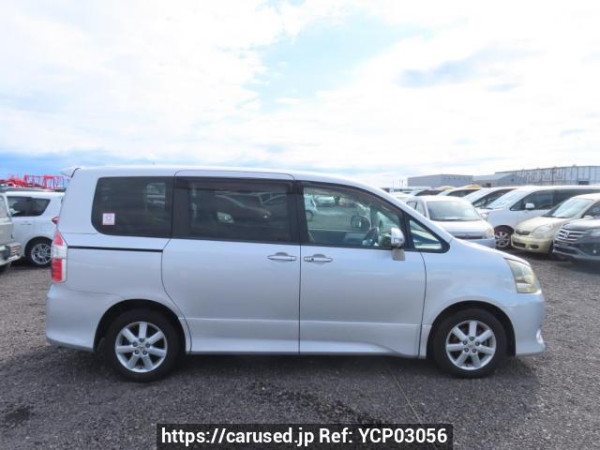 Used 2007 AT toyota noah ZRR70W Image[7]