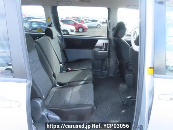 Used 2007 AT toyota noah ZRR70W Image[17]