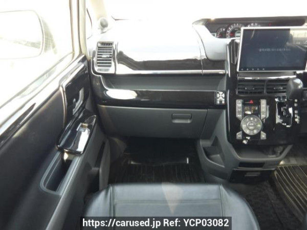 Used 2007 AT toyota voxy ZRR70W Image[20]