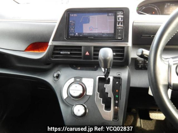 Used 2017 AT toyota sienta NHP170G Image[23]