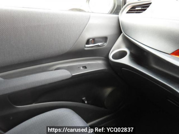 Used 2017 AT toyota sienta NHP170G Image[32]