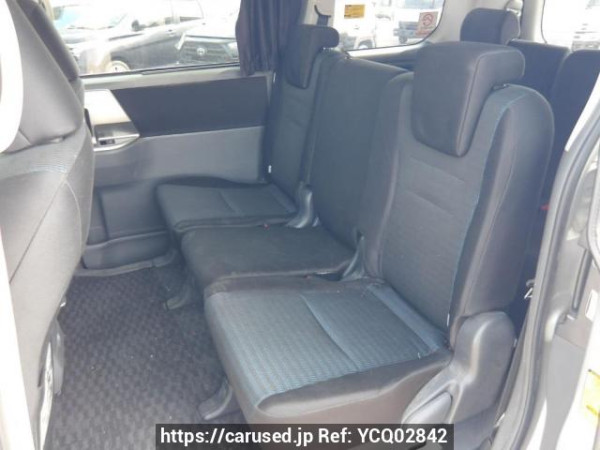 Used 2009 AT toyota voxy ZRR70W Image[16]