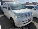 Toyota Noah AZR60G