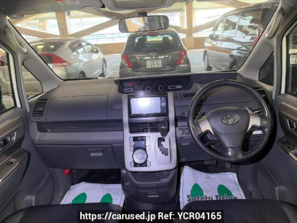 Used 2009 AT toyota voxy ZRR70W Image[12]