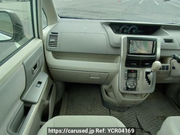Used 2009 AT toyota noah ZRR75G Image[19]