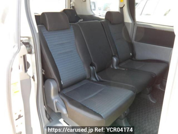 Used 2009 AT toyota voxy ZRR70W Image[15]