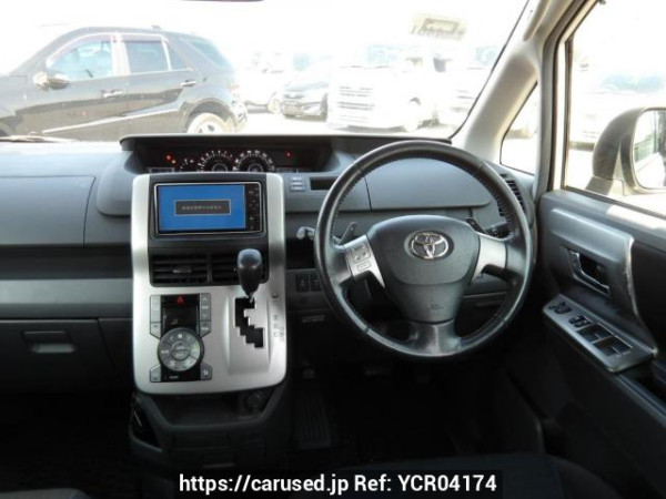 Used 2009 AT toyota voxy ZRR70W Image[20]