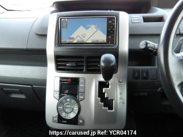 Used 2009 AT toyota voxy ZRR70W Image[21]