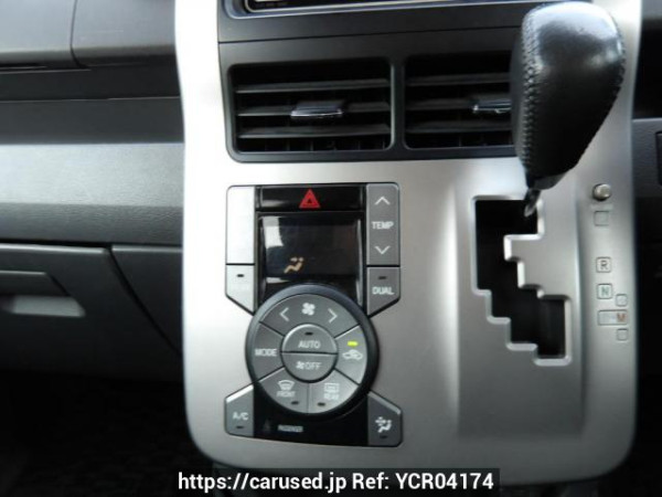 Used 2009 AT toyota voxy ZRR70W Image[22]